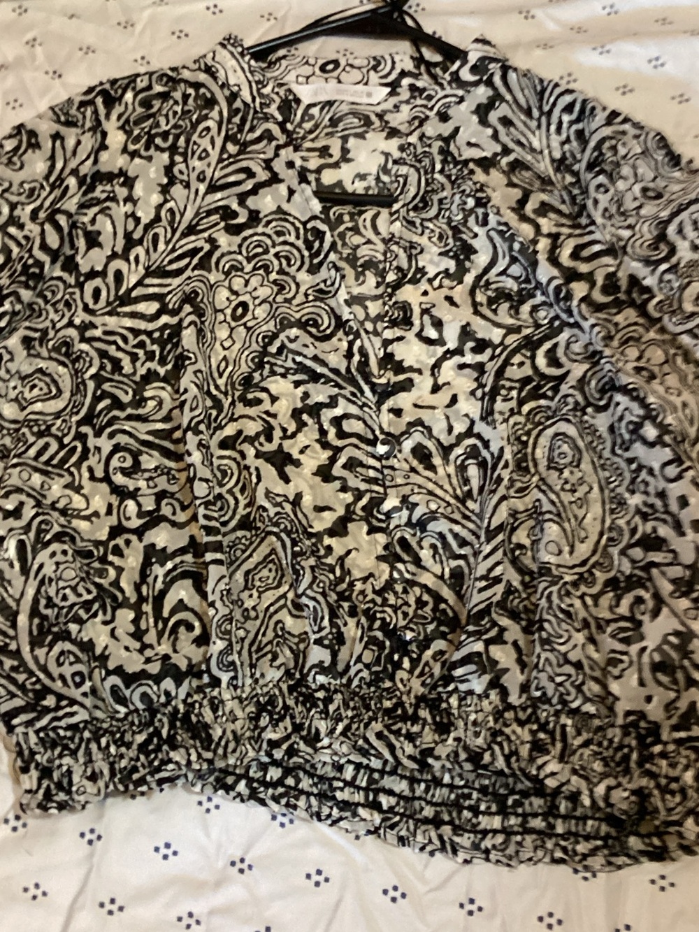 Zara Black and White Patterned Blouse. Cropped slightly. Lg.